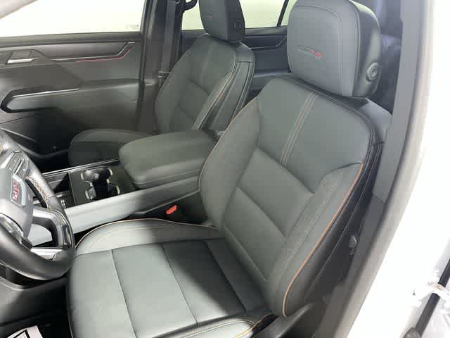 2025 GMC Acadia AWD AT4