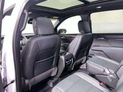 2025 GMC Acadia AWD AT4