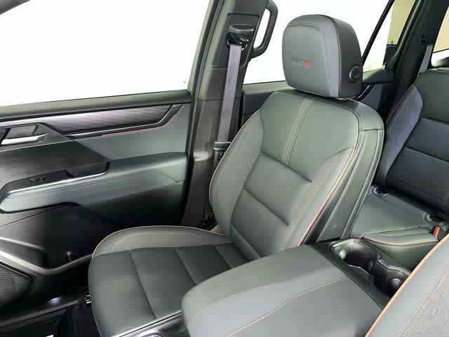2025 GMC Acadia AWD AT4