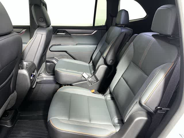 2025 GMC Acadia AWD AT4