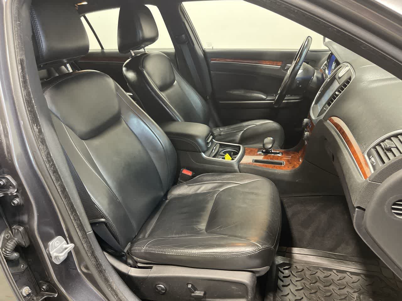 2014 Chrysler 300 4dr Sdn AWD
