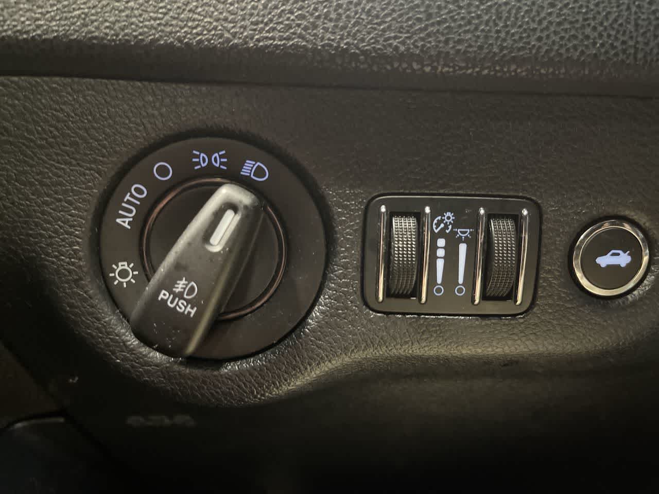 2014 Chrysler 300 4dr Sdn AWD