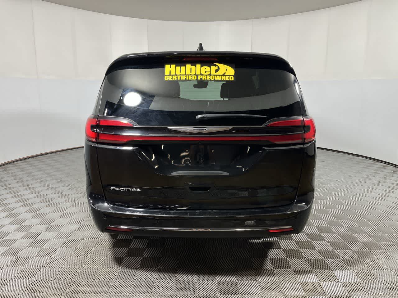 2025 Chrysler Pacifica Select