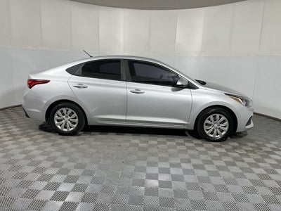 2020 Hyundai Accent SE
