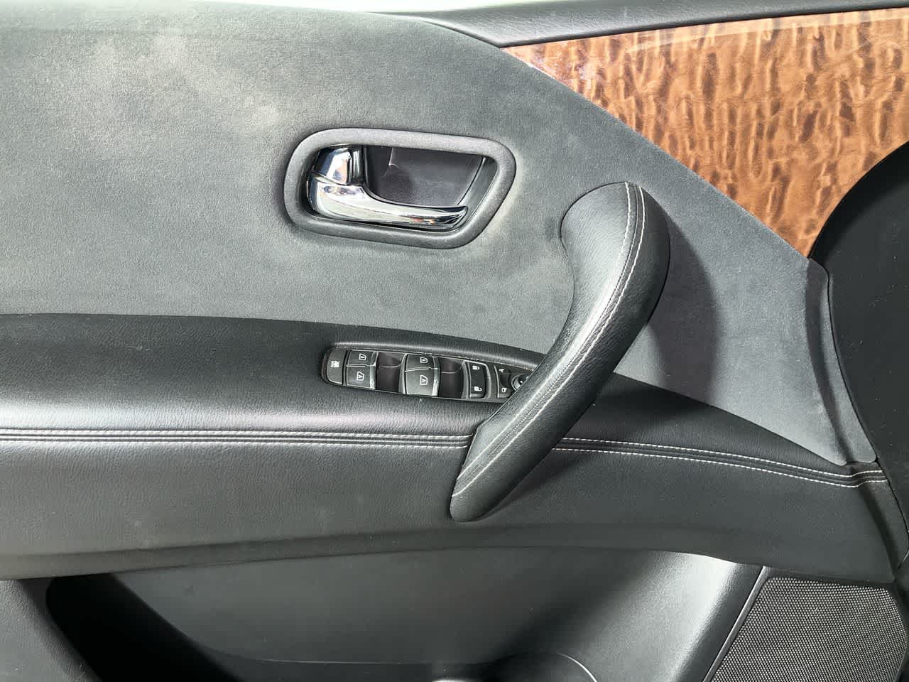 2017 Nissan Armada SV