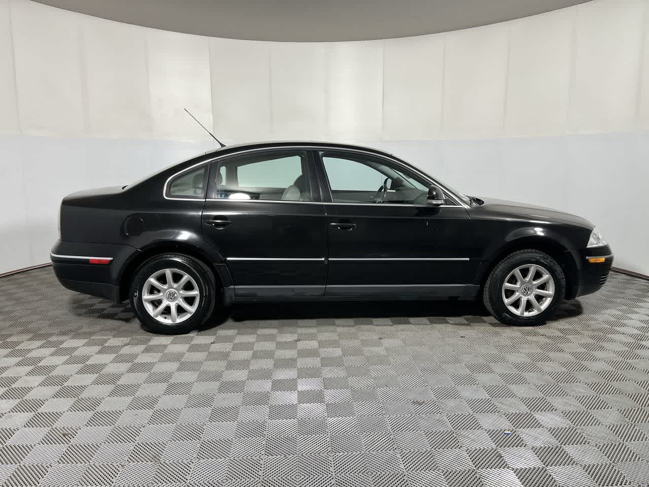 2004 Volkswagen Passat Sedan GLS