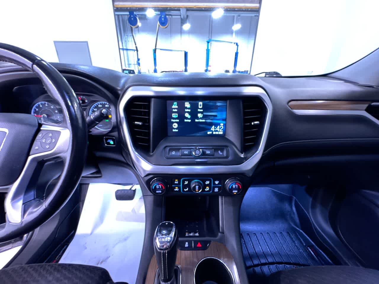 2018 GMC Acadia SLE