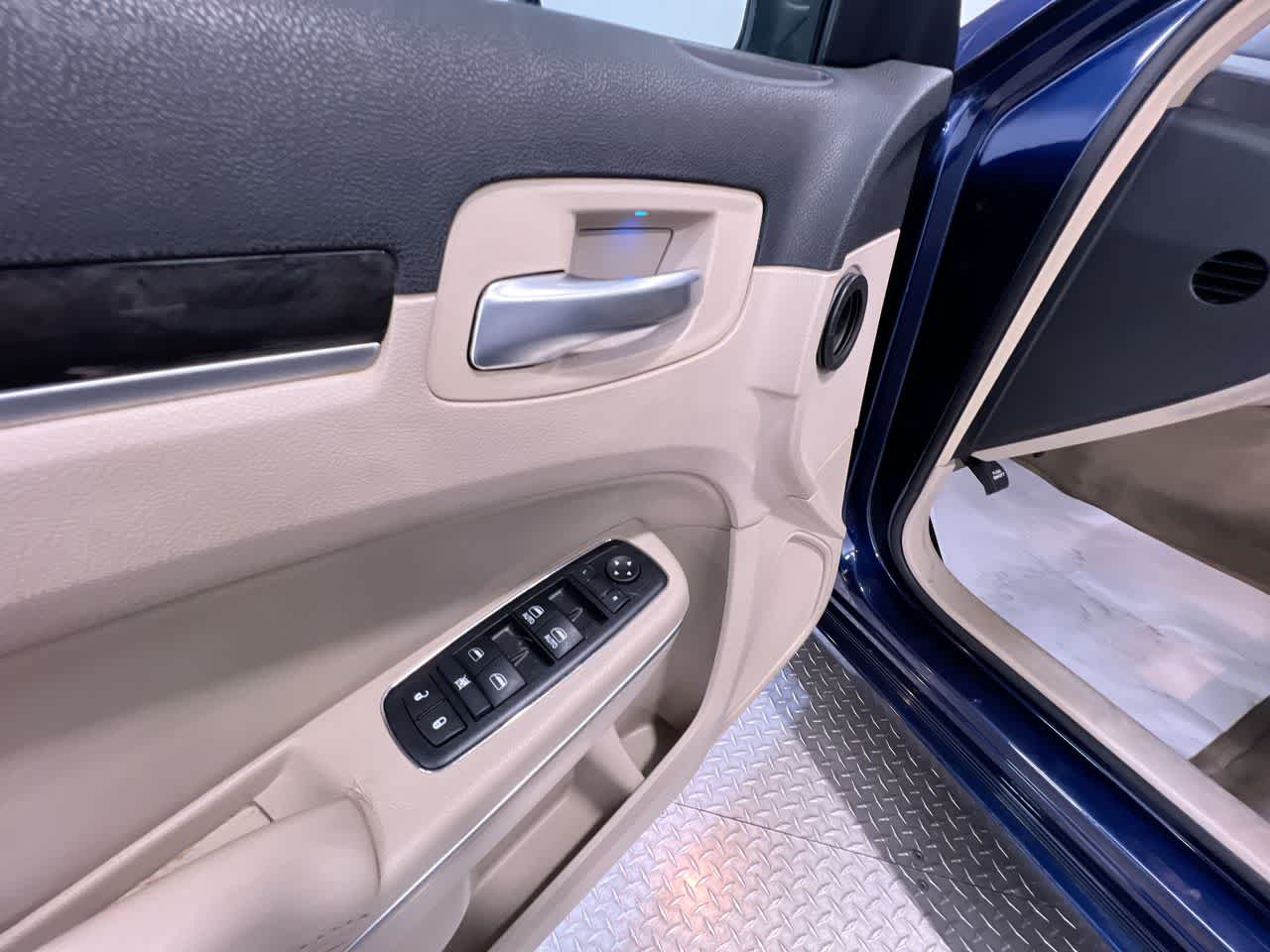 2013 Chrysler 300 Base