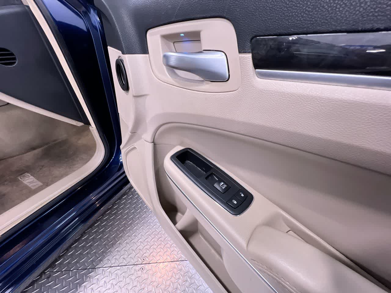2013 Chrysler 300 Base