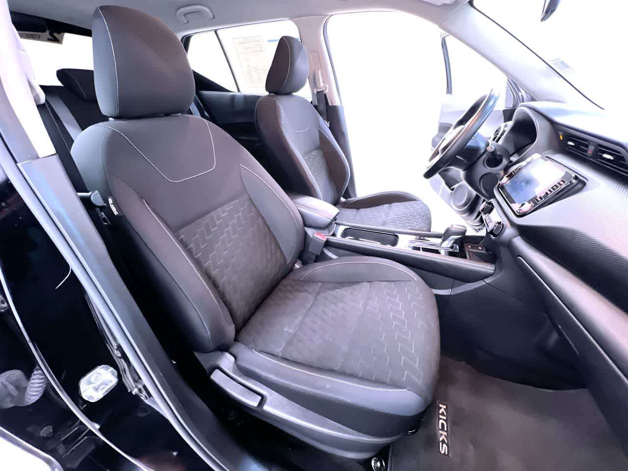 2022 Nissan Kicks SV