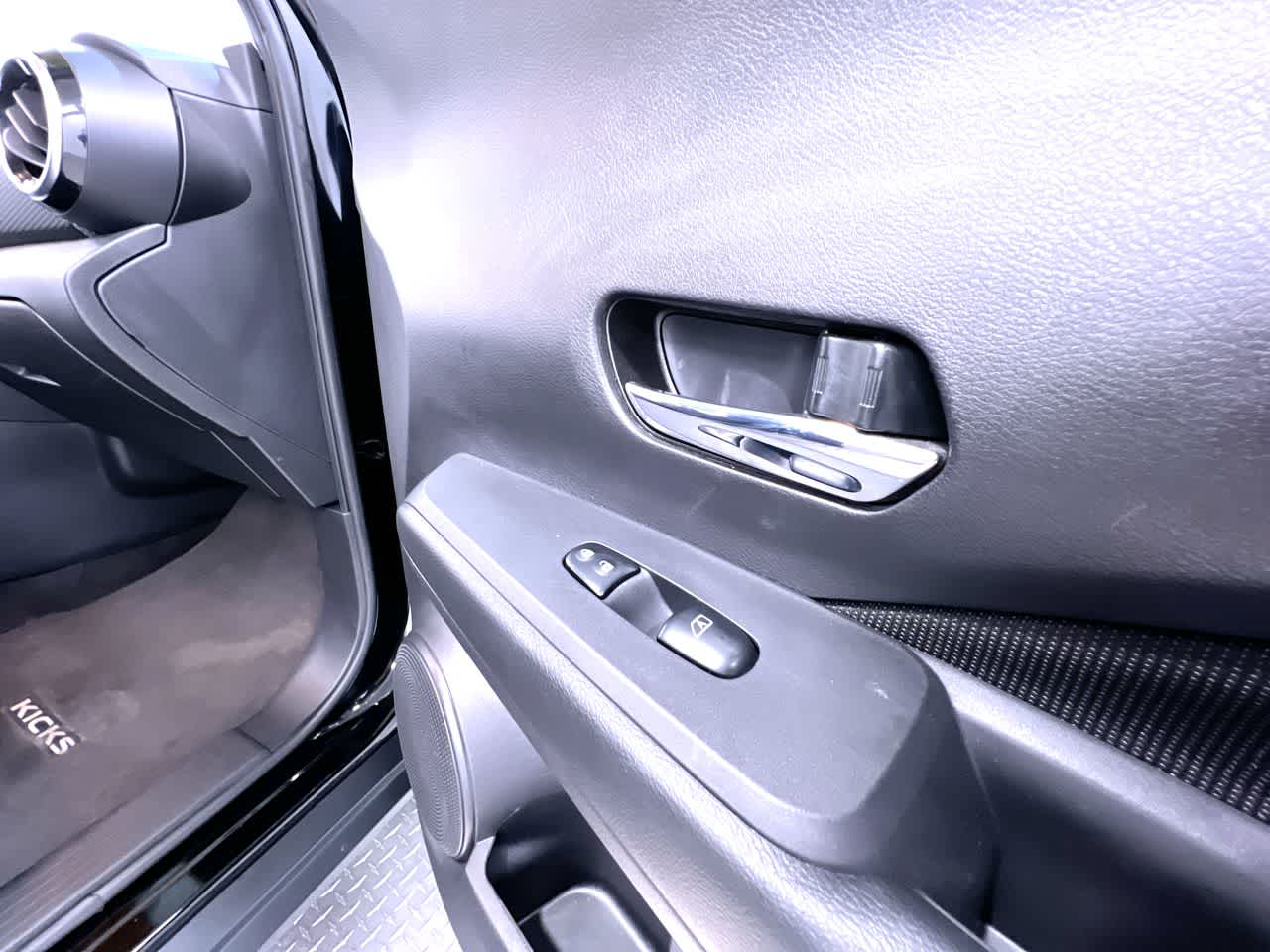2022 Nissan Kicks SV