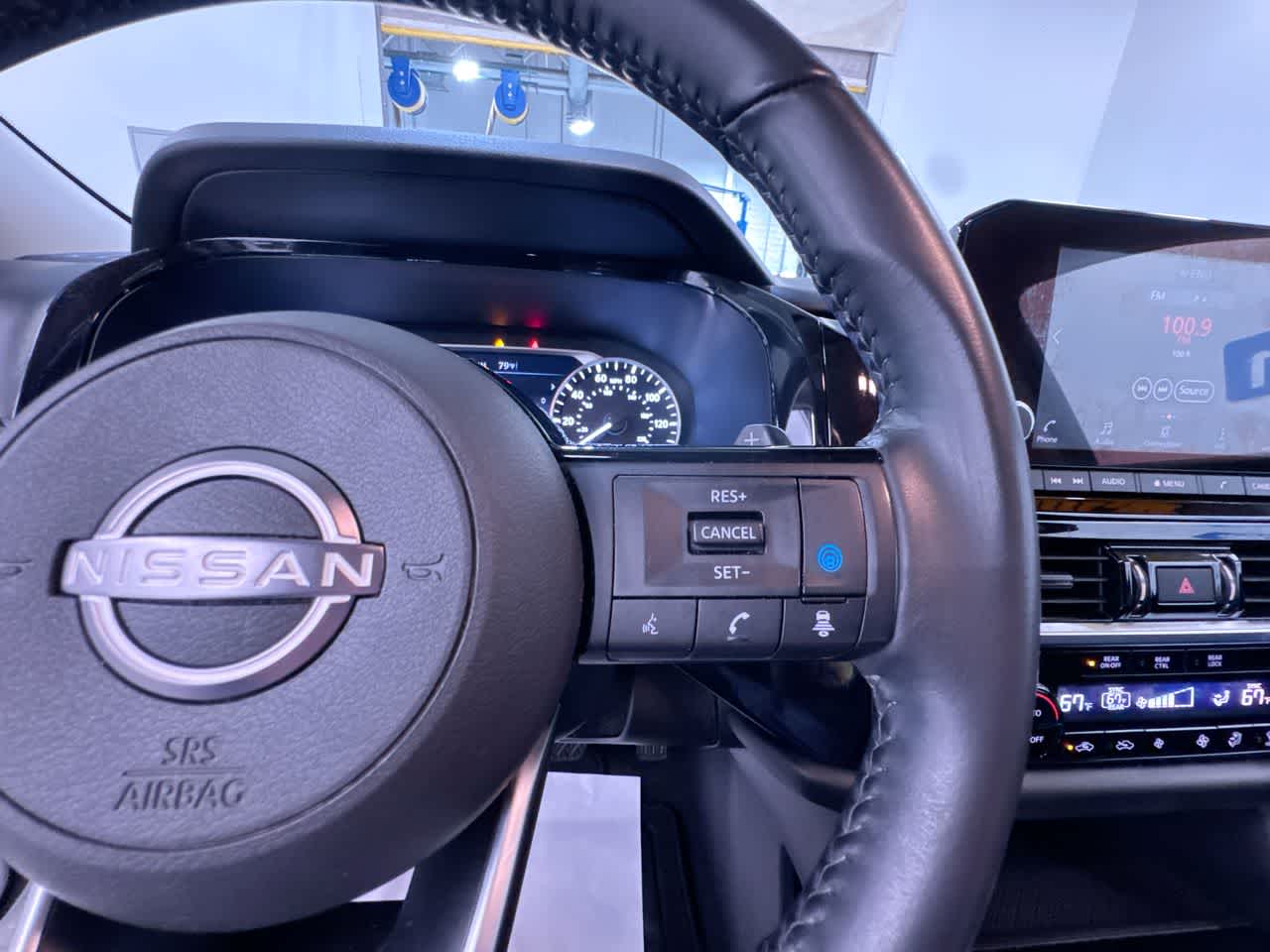 2022 Nissan Pathfinder SV