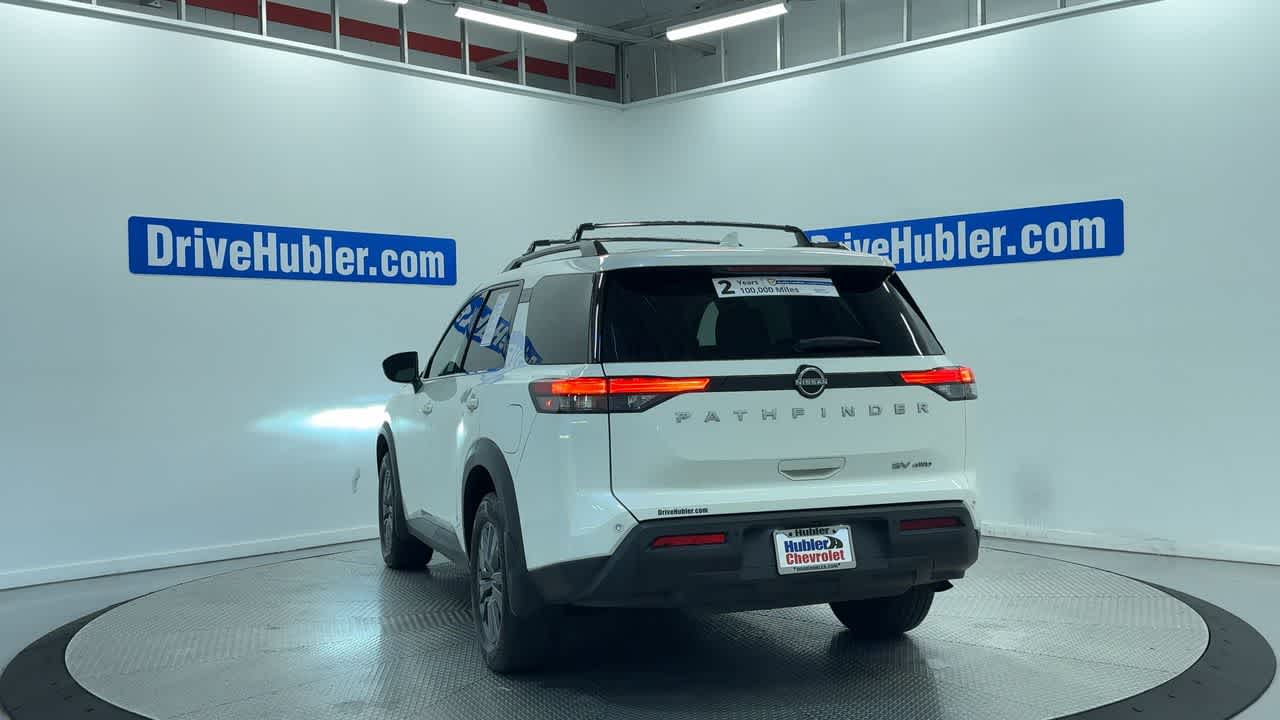 2022 Nissan Pathfinder SV