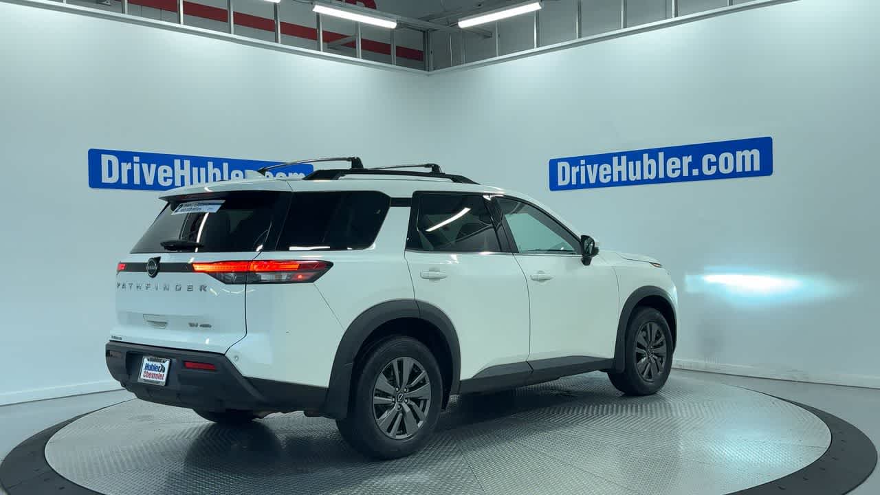 2022 Nissan Pathfinder SV