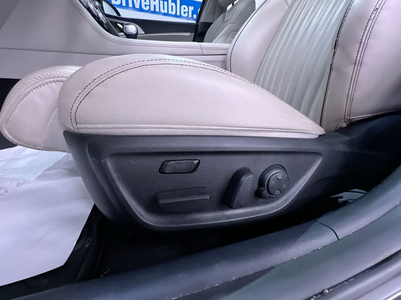 2019 Genesis G70 3.3T Advanced