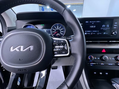 2024 Kia Carnival LX
