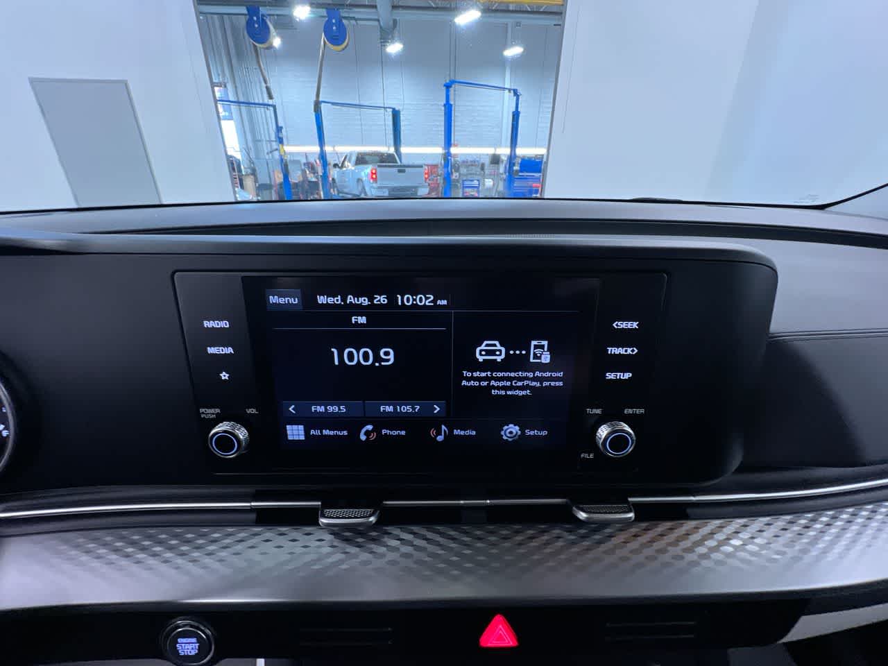 2024 Kia Carnival LX