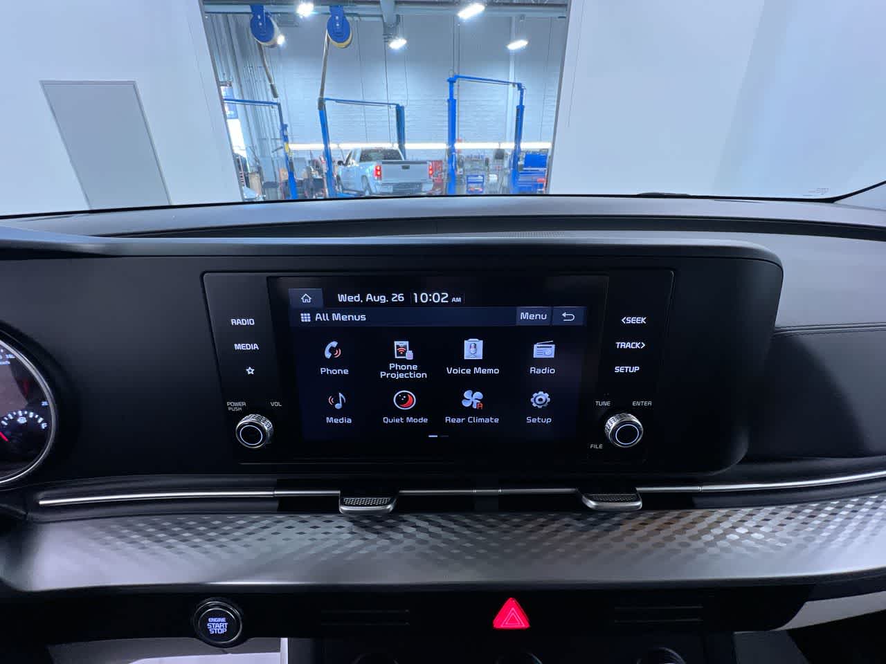 2024 Kia Carnival LX