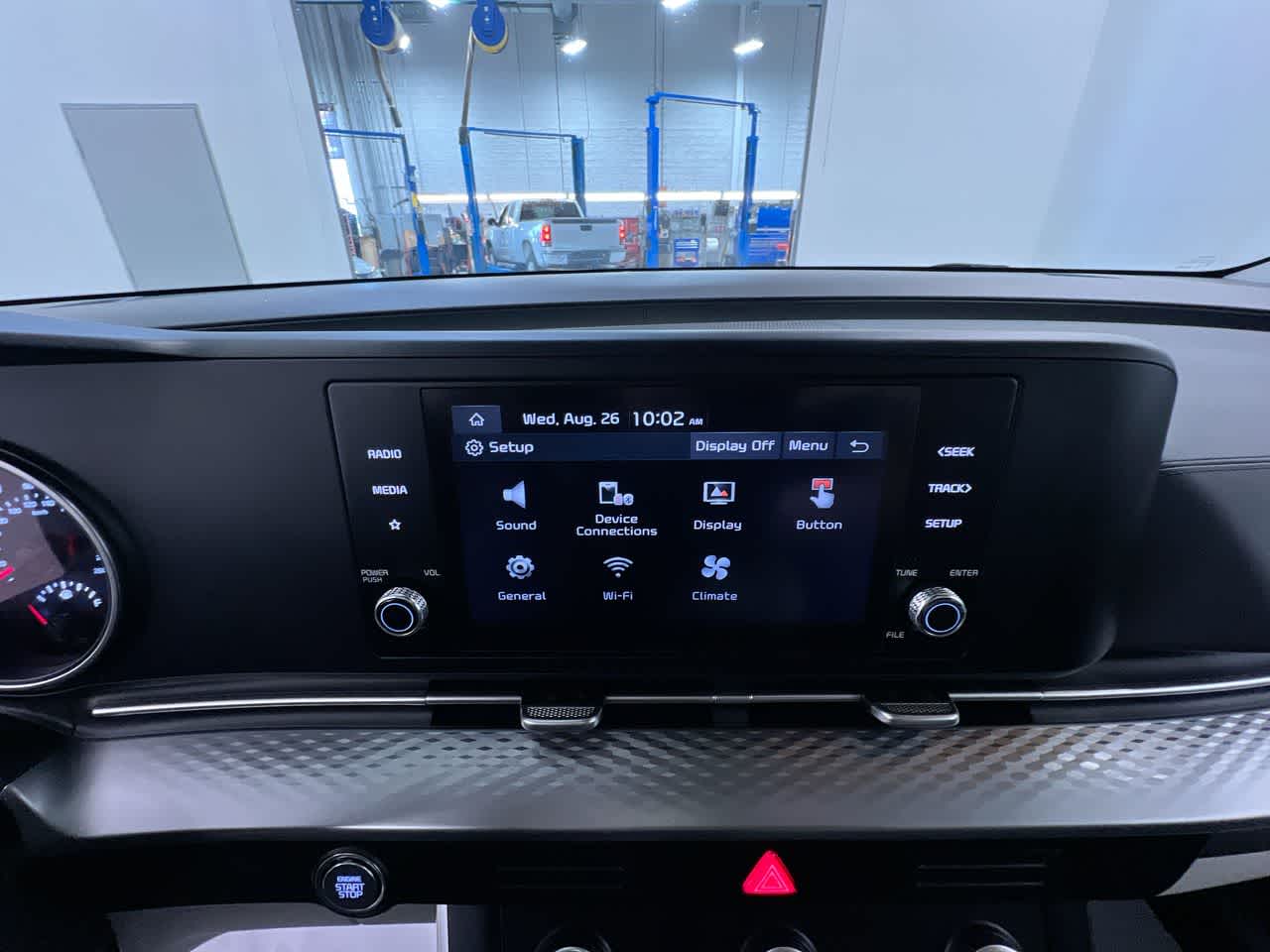 2024 Kia Carnival LX