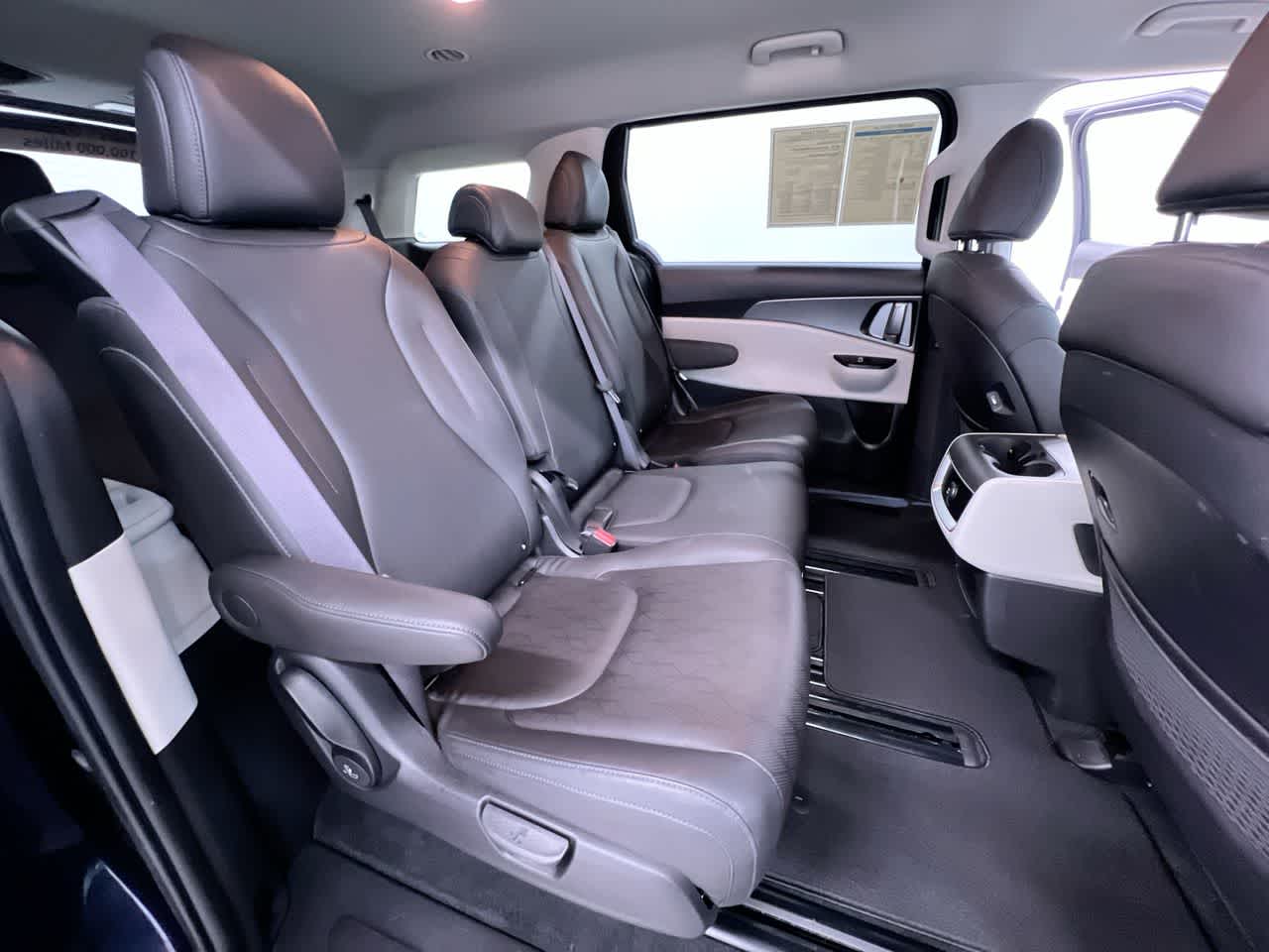 2024 Kia Carnival LX