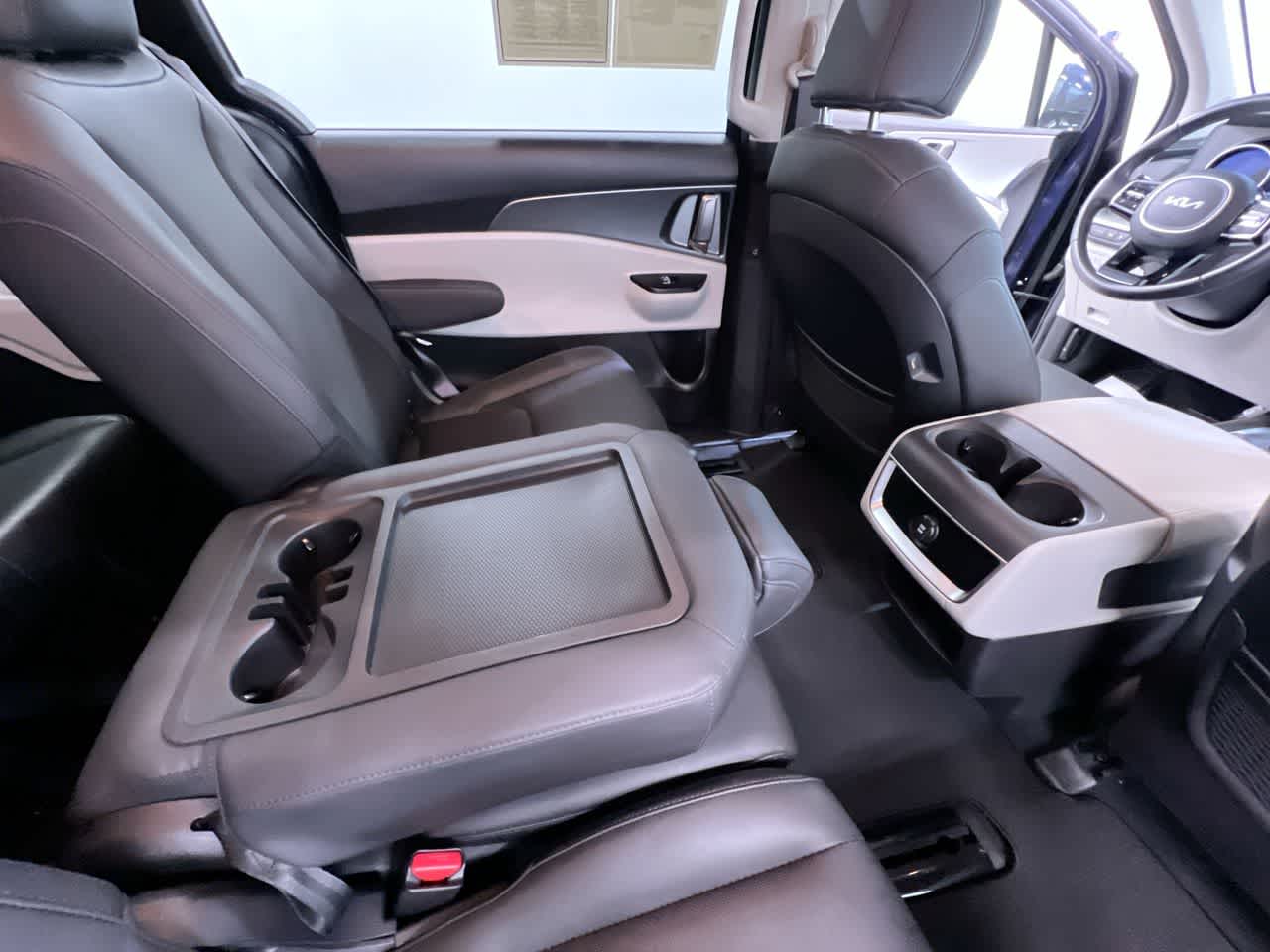 2024 Kia Carnival LX