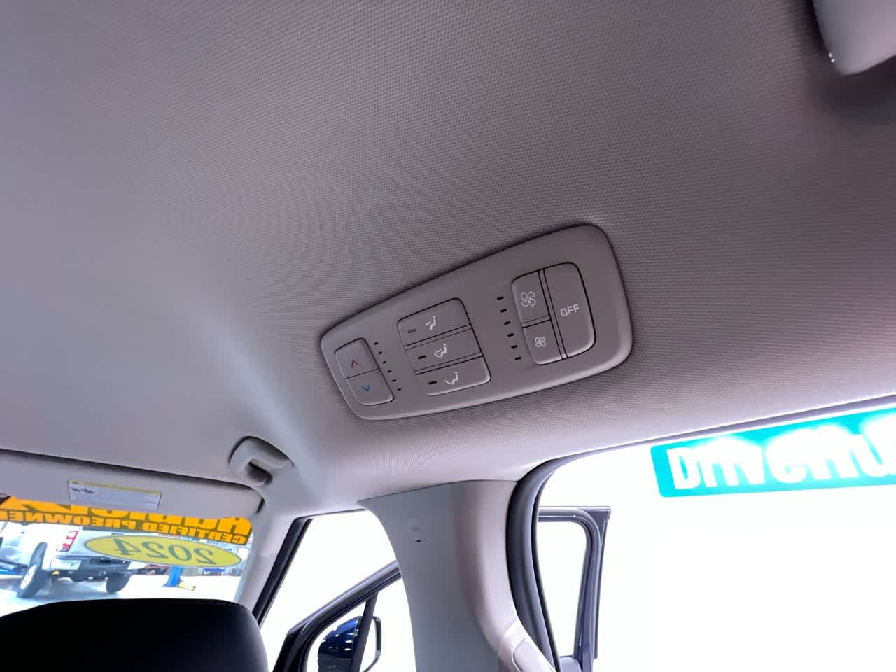 2024 Kia Carnival LX