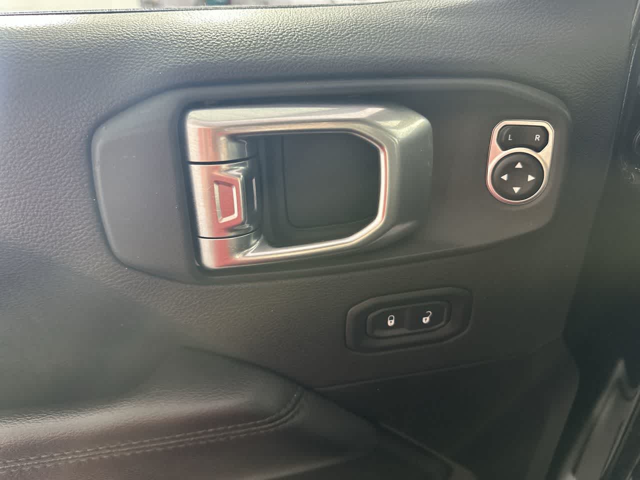 2020 Jeep Wrangler Unlimited Sahara Altitude