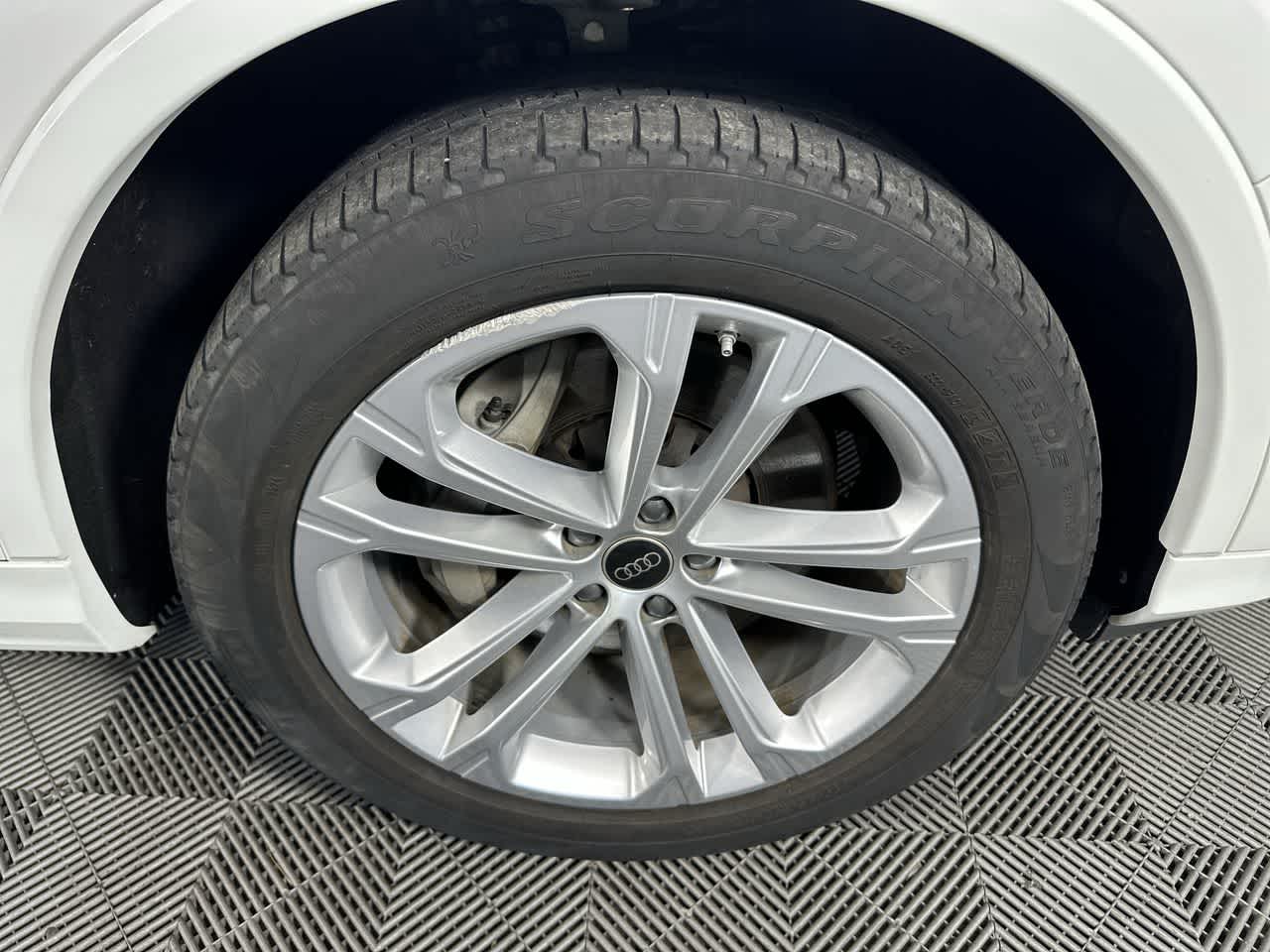 2025 Audi Q7 Premium Plus