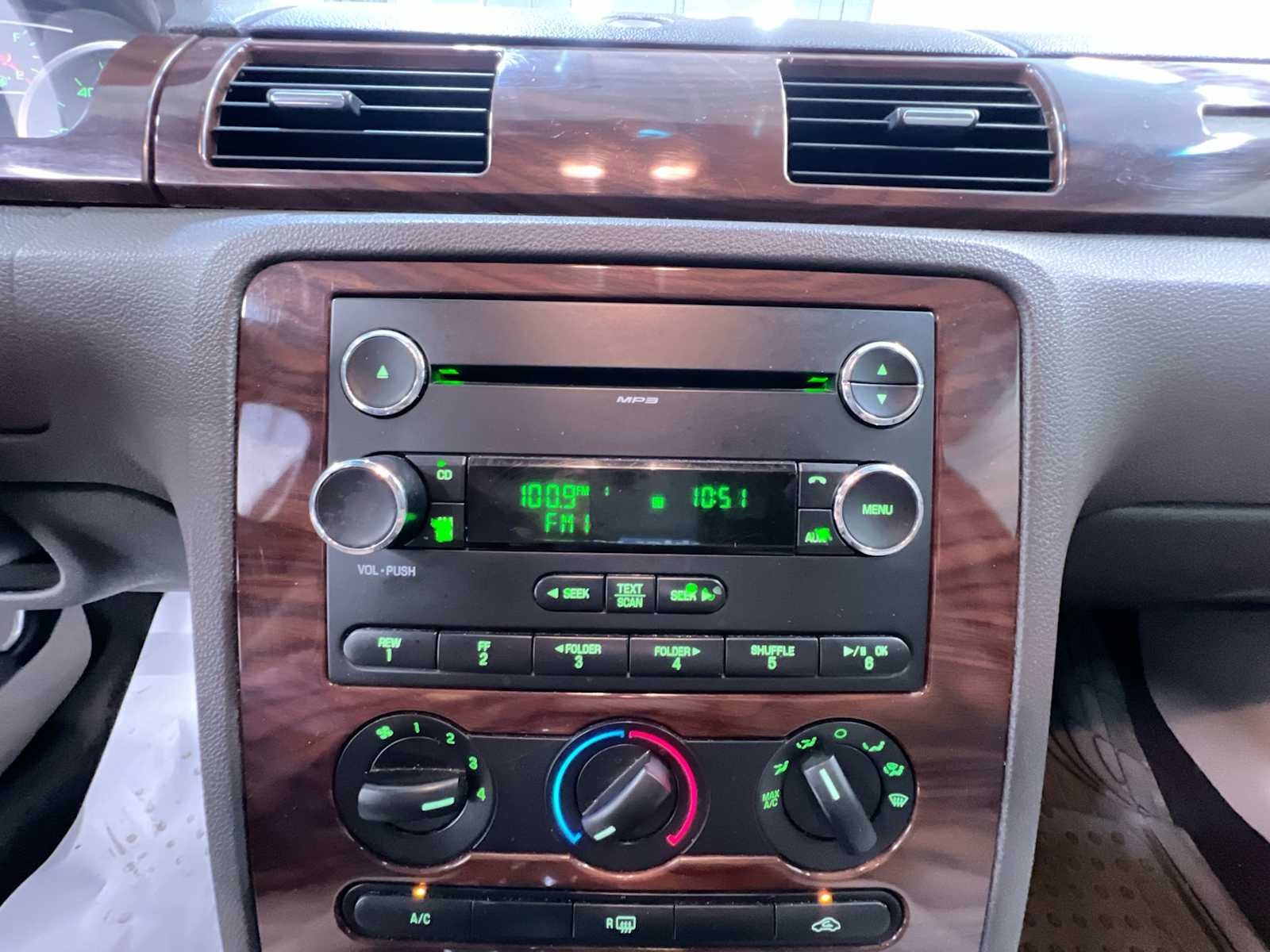 2009 Ford Taurus SE