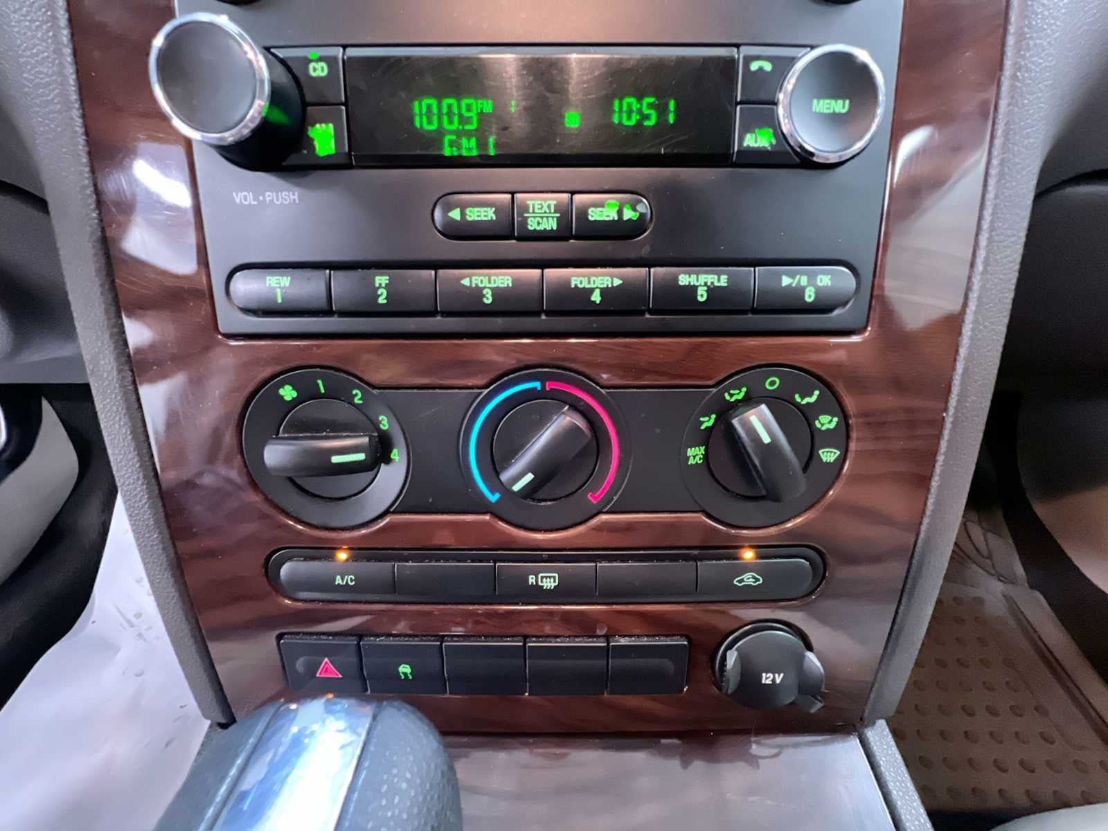 2009 Ford Taurus SE