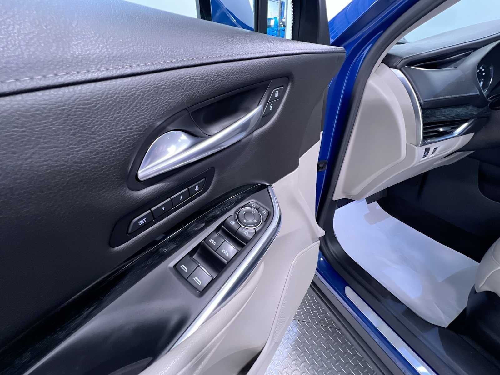 2021 Cadillac XT4 AWD Premium Luxury