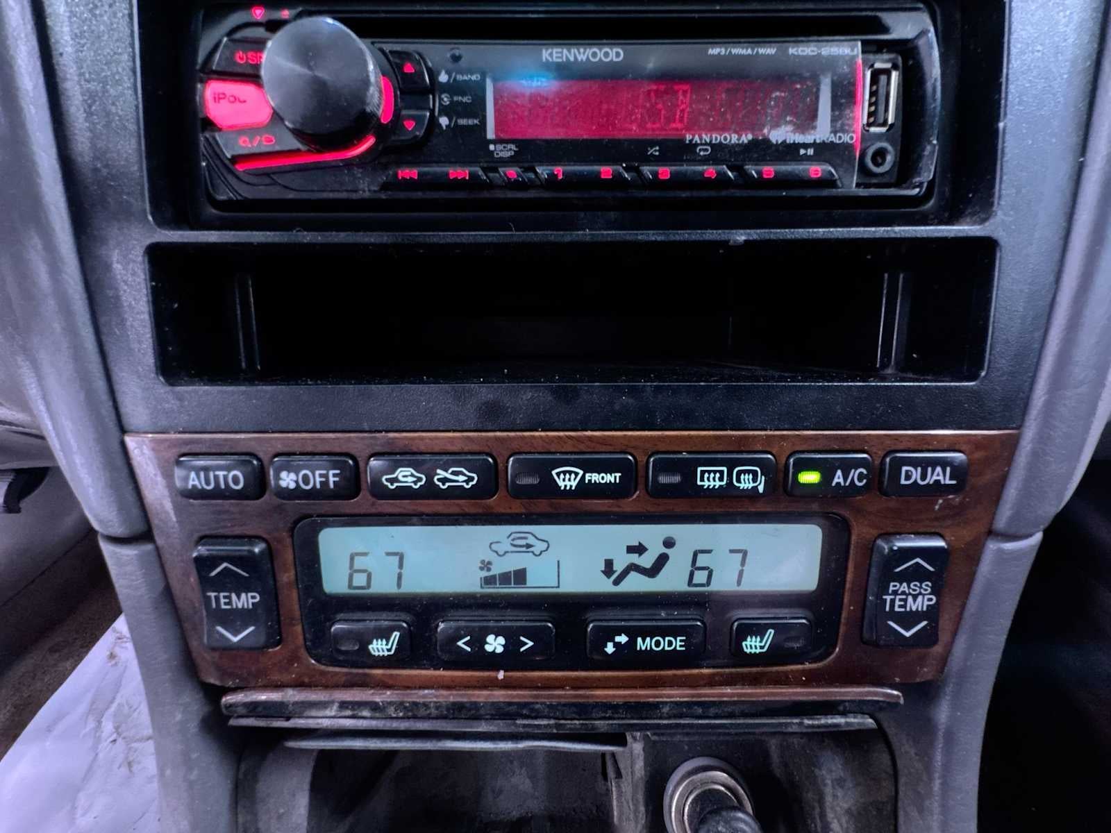 2000 Toyota Avalon XLS