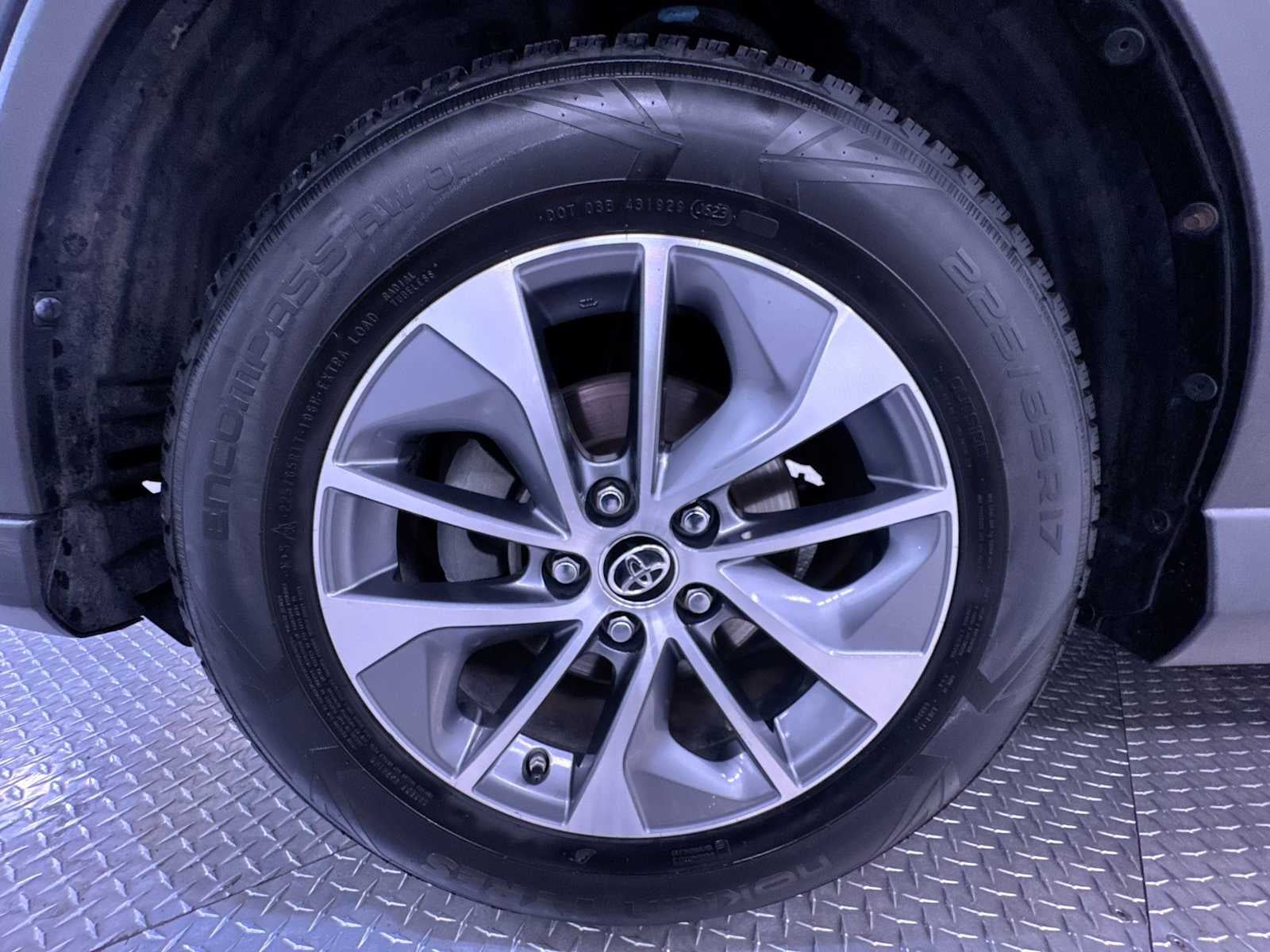 2017 Toyota RAV4 Hybrid XLE