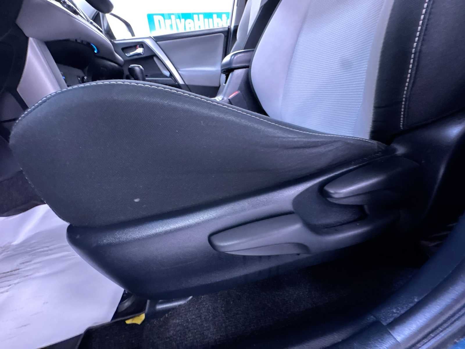 2017 Toyota RAV4 Hybrid XLE