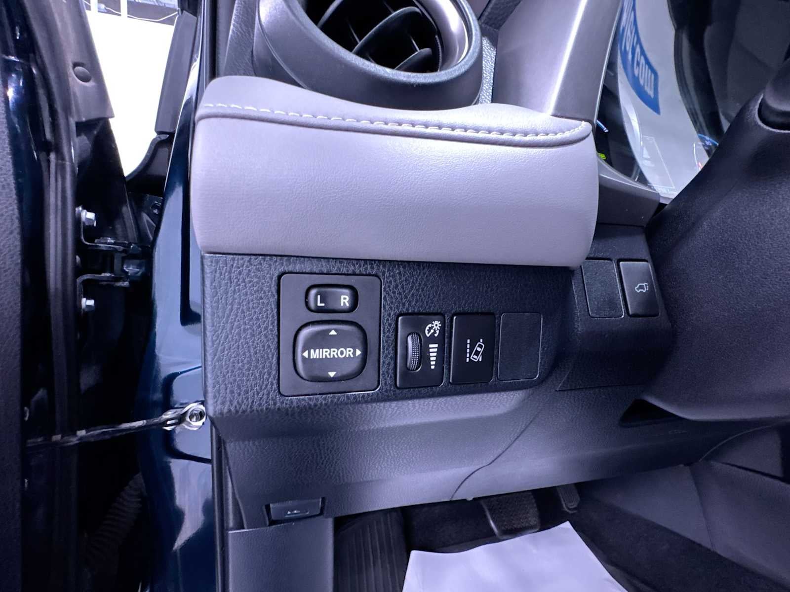 2017 Toyota RAV4 Hybrid XLE