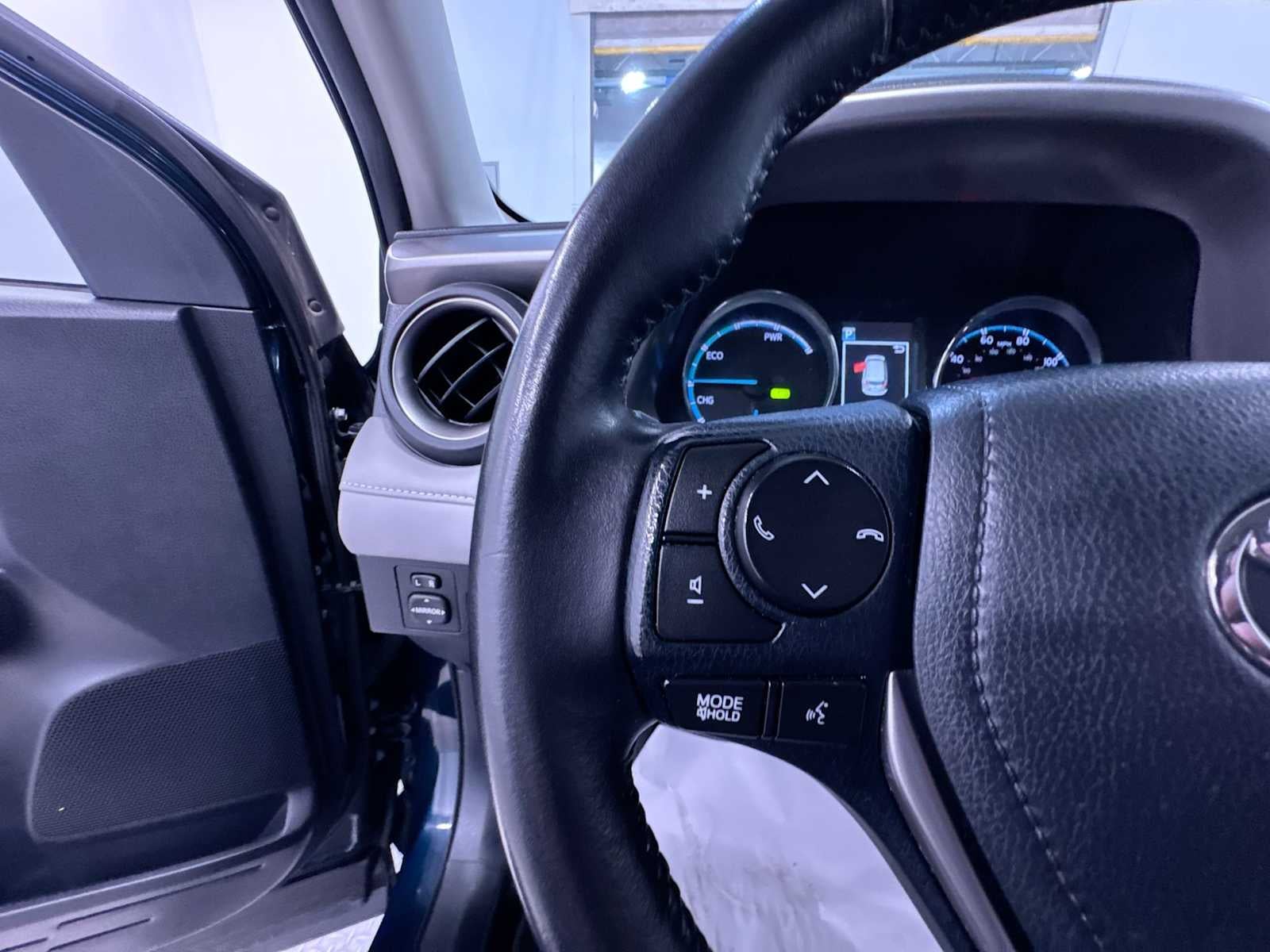 2017 Toyota RAV4 Hybrid XLE