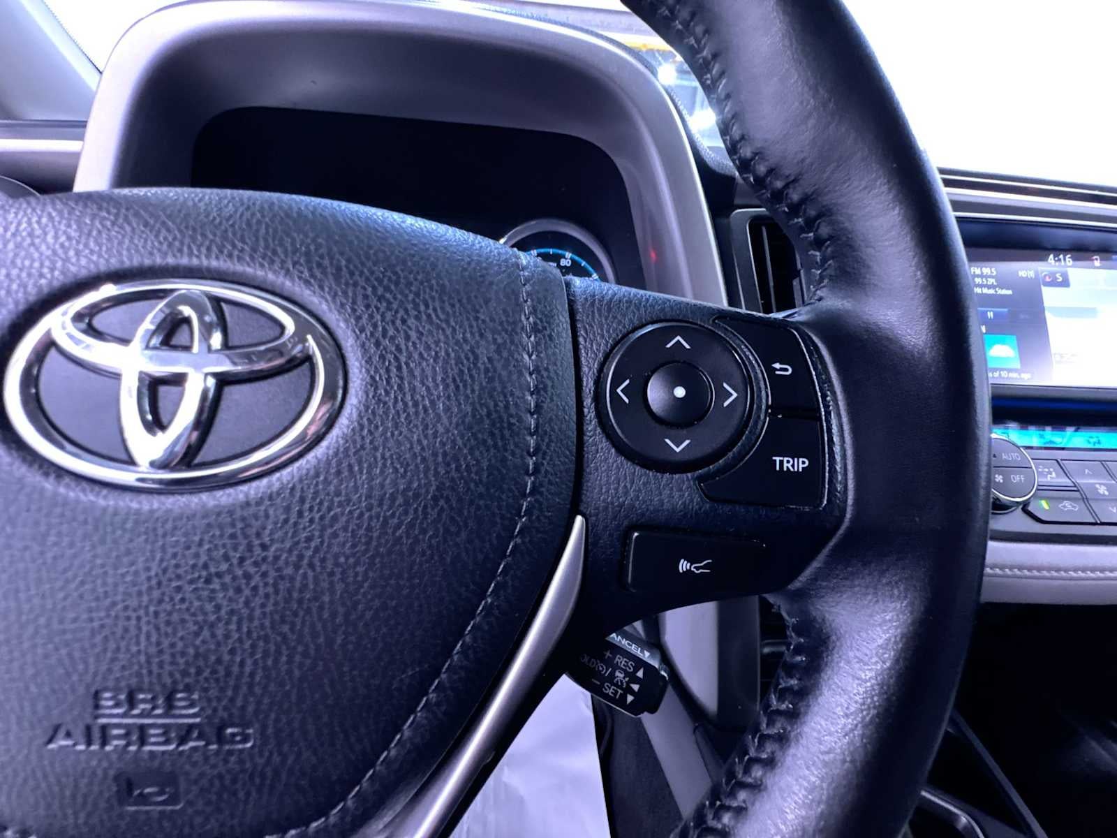 2017 Toyota RAV4 Hybrid XLE