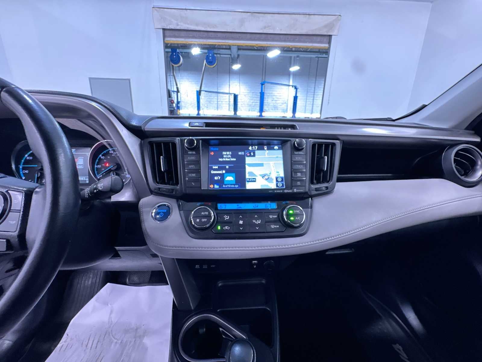 2017 Toyota RAV4 Hybrid XLE