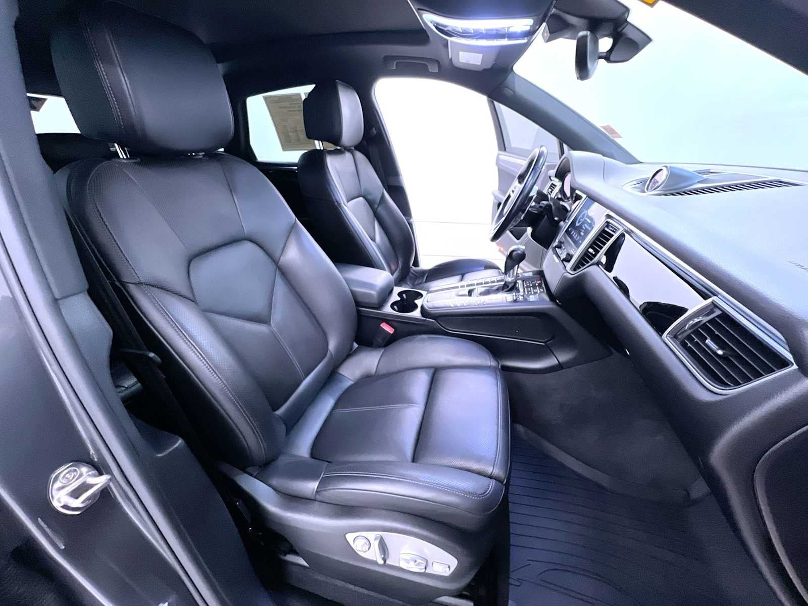 2018 Porsche Macan AWD