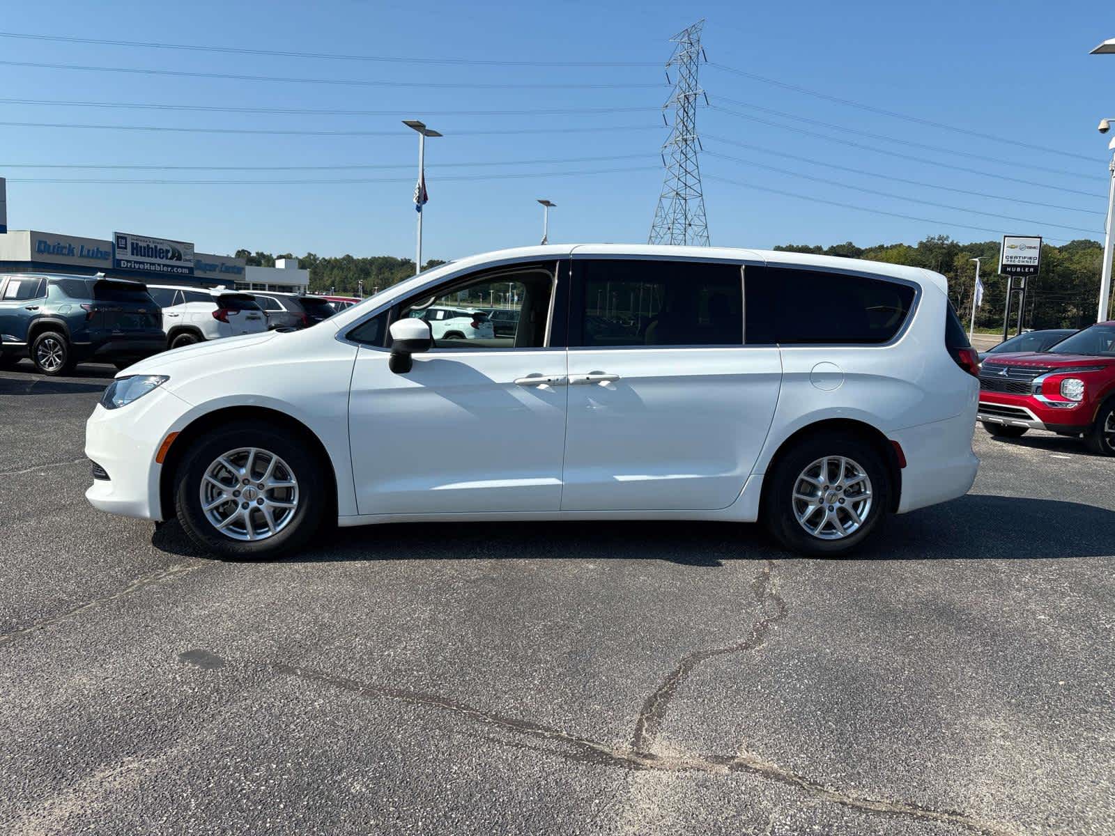 2023 Chrysler Voyager LX
