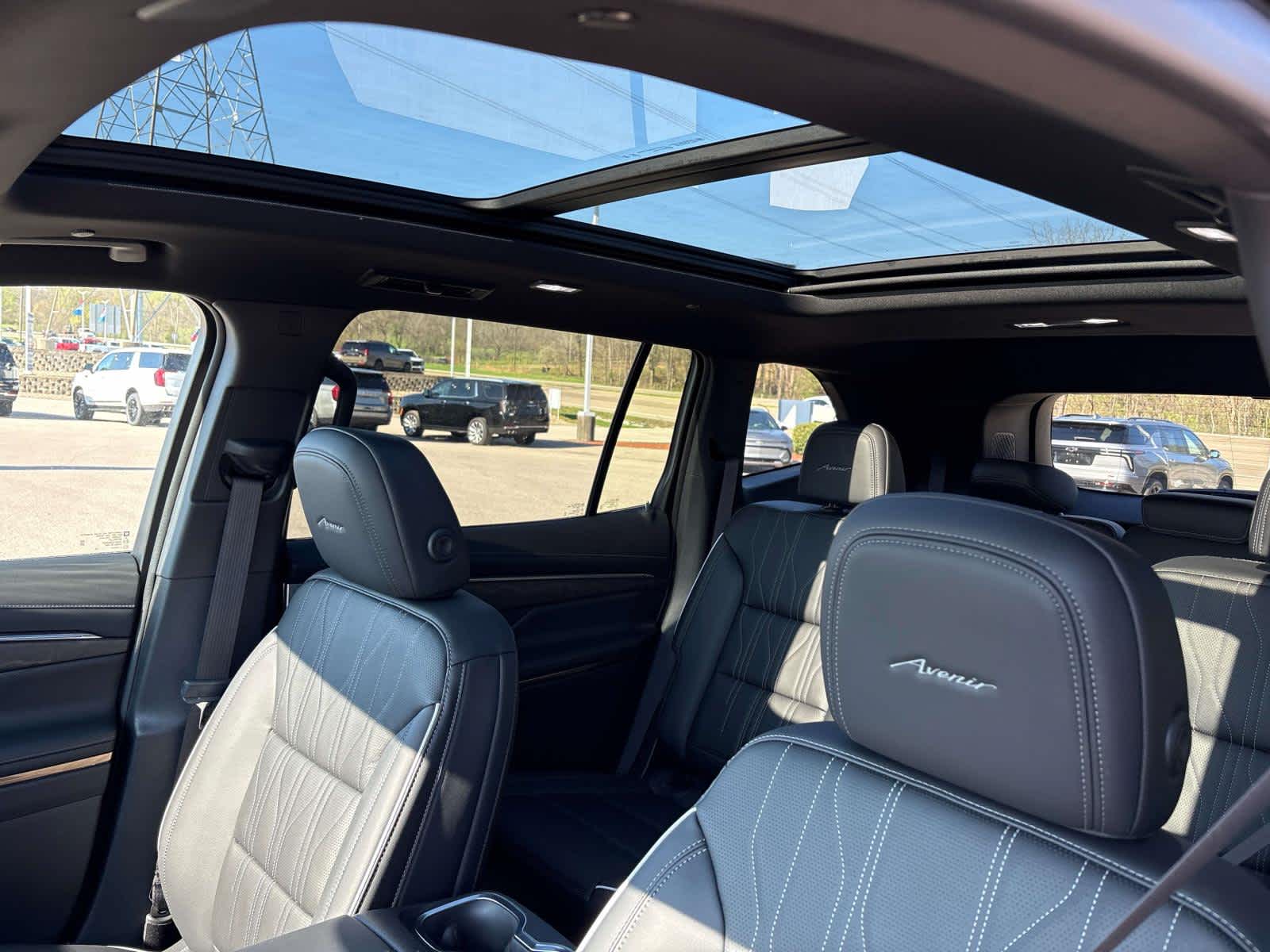 2026 Buick Enclave Avenir - Photo 10