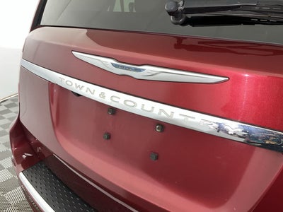 2016 Chrysler Town & Country Touring