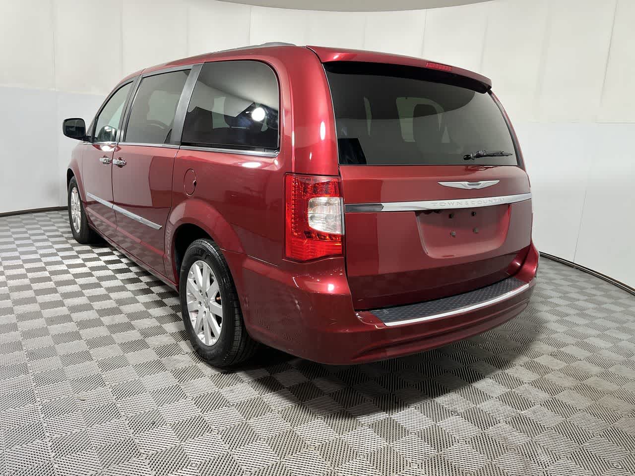 2016 Chrysler Town & Country Touring