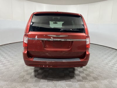 2016 Chrysler Town & Country Touring