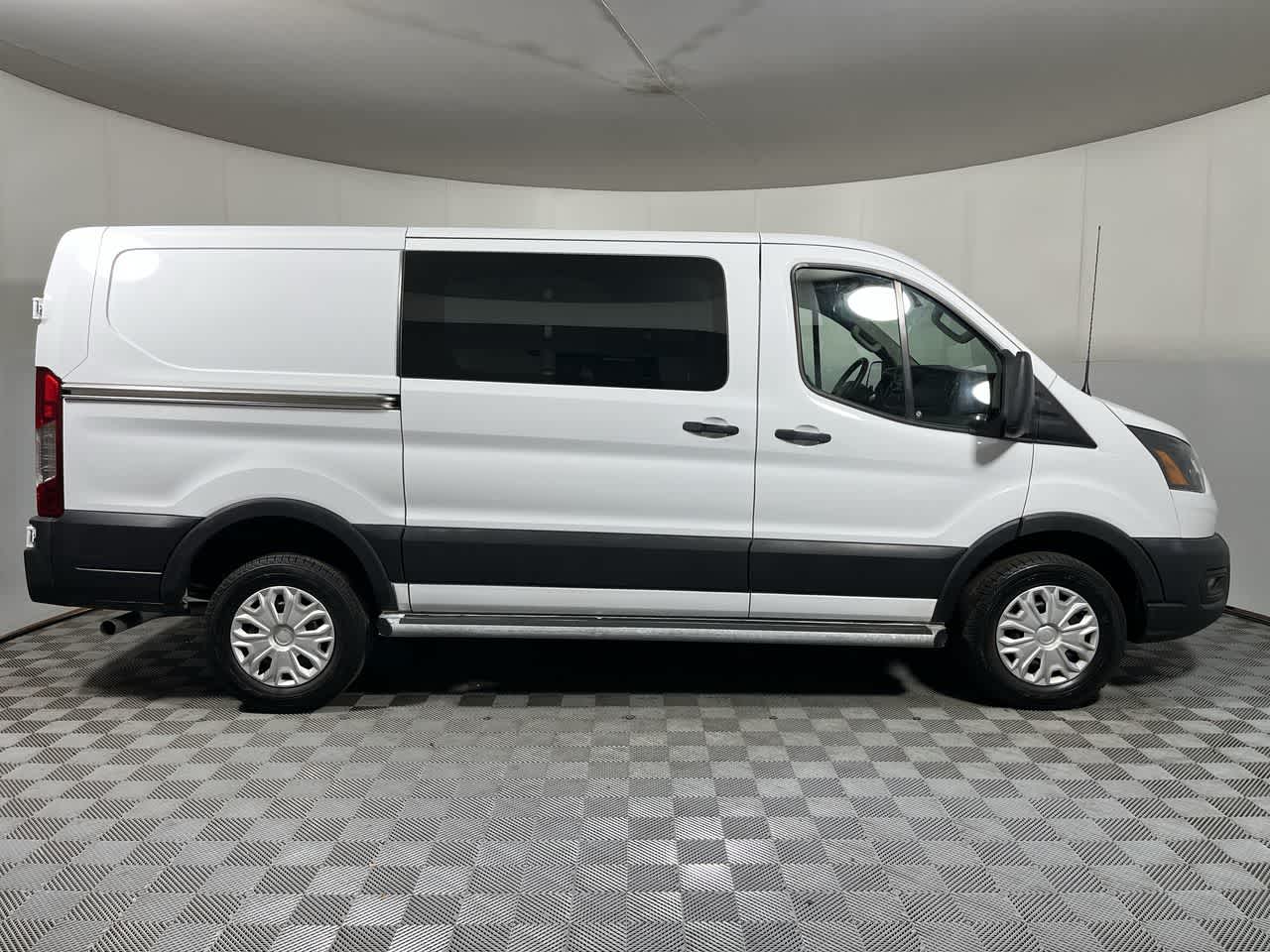 2025 Ford Transit Cargo Van T-250 130" Low Rf 9070 GVWR RWD