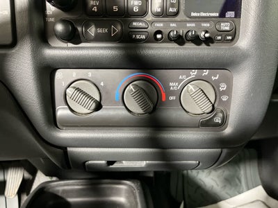2002 Chevrolet S-10 LS