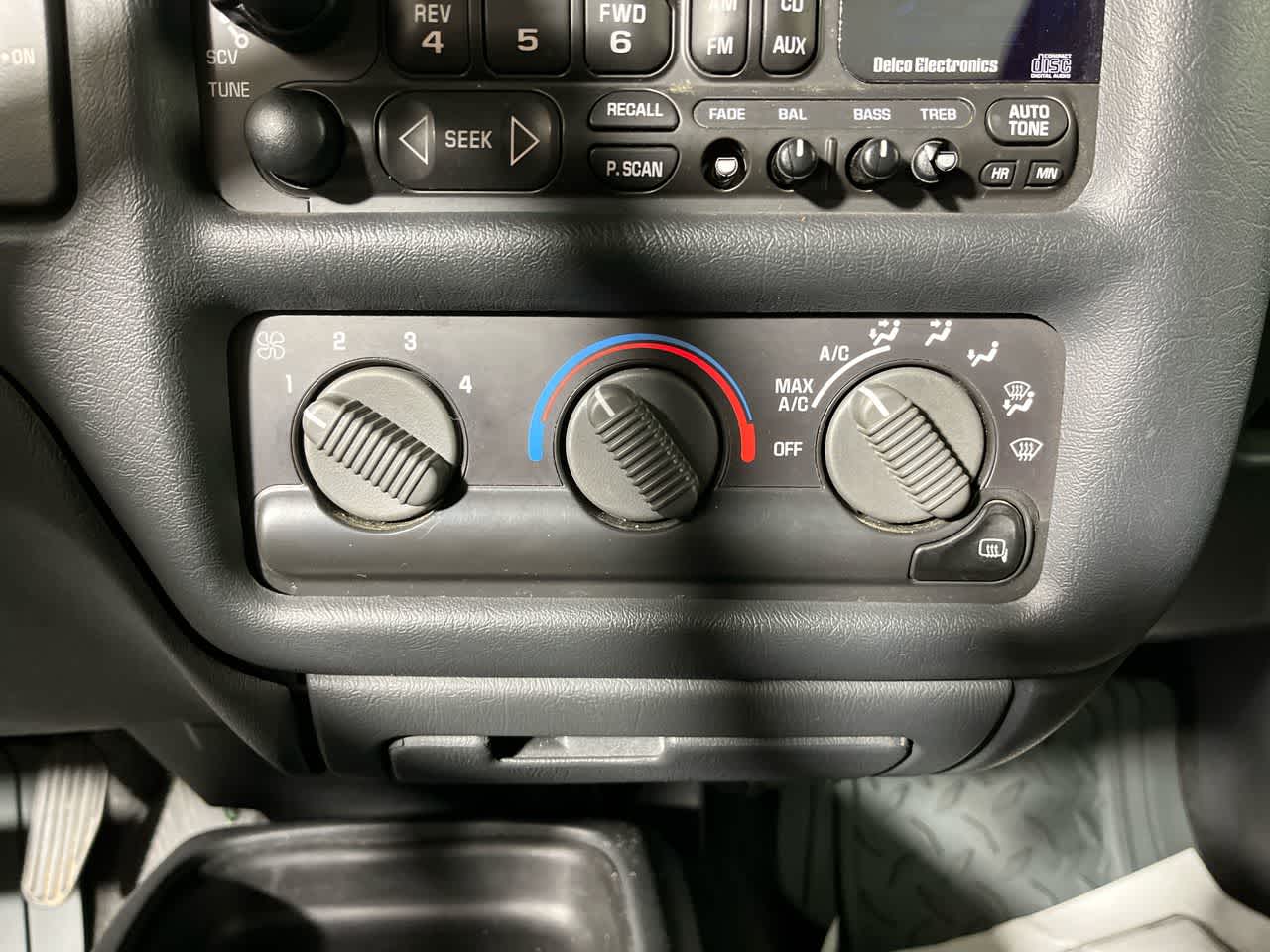 2002 Chevrolet S-10 LS