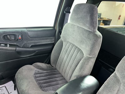 2002 Chevrolet S-10 LS