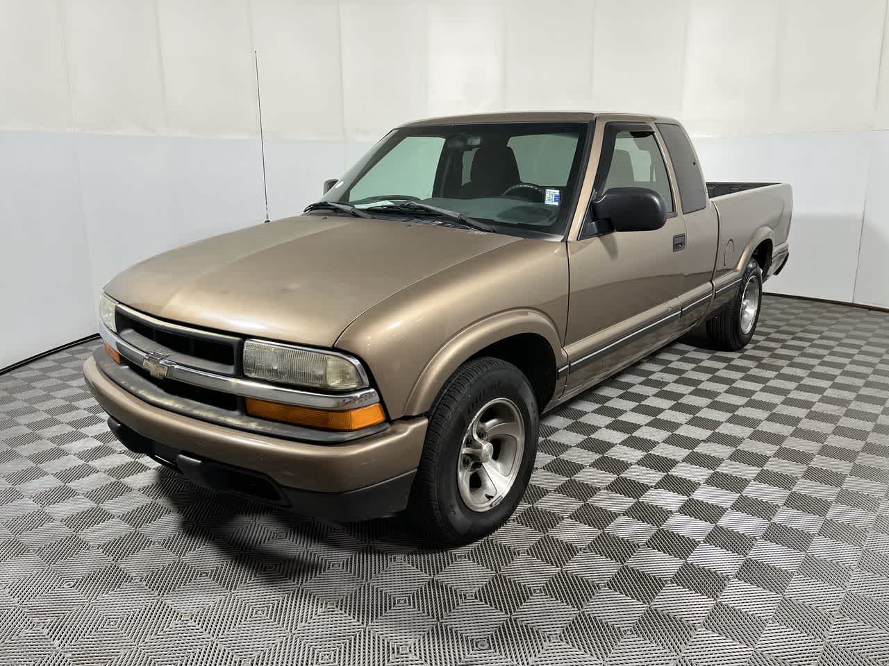 2002 Chevrolet S-10 LS