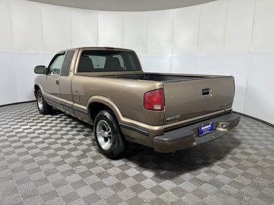 2002 Chevrolet S-10 LS